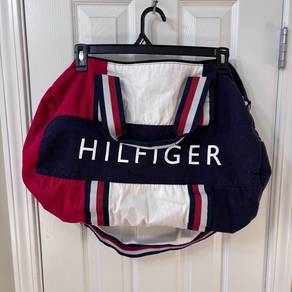 Tommy Hilfiger Classic Spell Out Canvas Duffle Bag - Picture 5 of 9